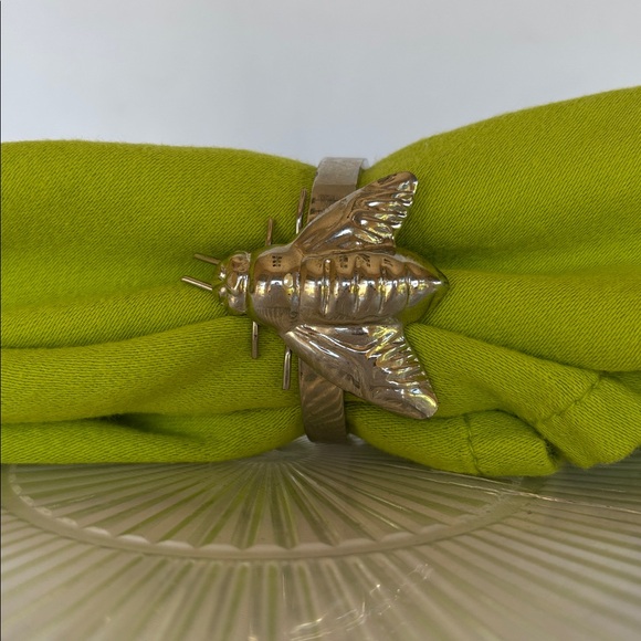 VINTAGE! SET OF 6 GENTLY WORN VERY PRETTY SILVER INSECT NAPKIN RINGS - Picture 8 of 12